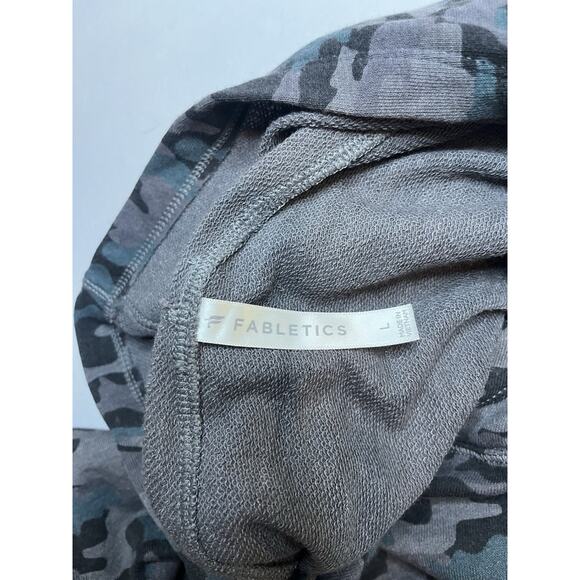 Fabletics Hoodie Camo Hadley Short Sleeve Athletic Top High Low Athleisure Sz M - Picture 5 of 6